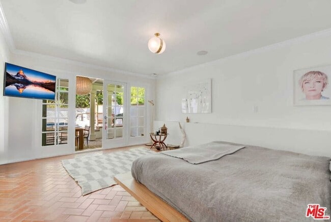 Building Photo - 1643 Queens Rd