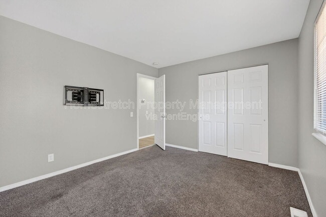 Building Photo - 2515 Valley Brook Dr