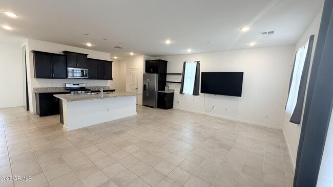 Building Photo - 41570 W Dusty Creek Dr