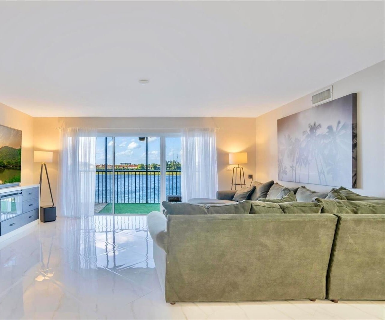 Building Photo - 605 Ives Dairy Rd