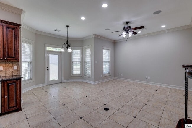 Building Photo - 112 Temecula Dr