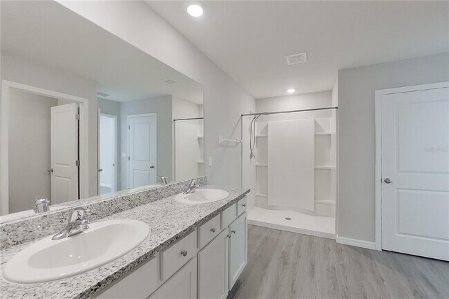 Building Photo - 8704 SW 44th Ct