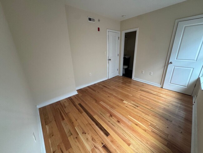 Building Photo - 4442 Cresson St