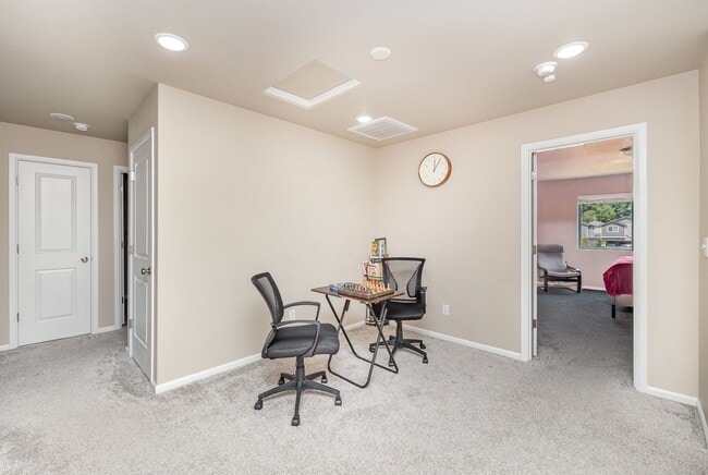Building Photo - Charming 4-Bed | 2.5-Bath Home in Sultan $3,100 – Available August!