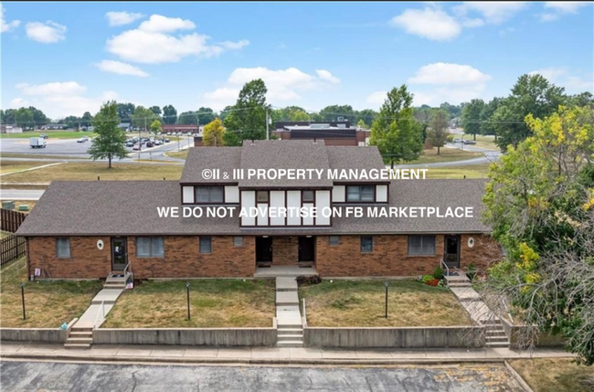 Building Photo - 1102 Jeff Cir