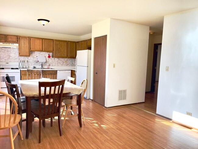 Building Photo - 817 74th St