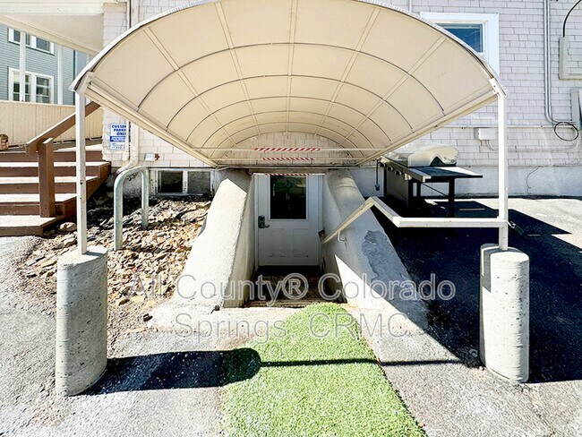 Building Photo - 815 N Nevada Ave