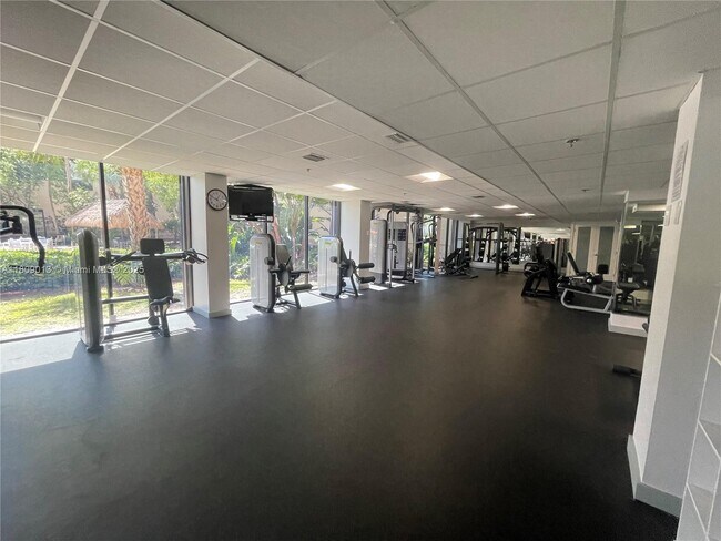 Building Photo - 540 Brickell Key Dr