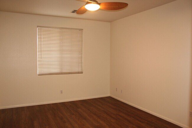 Building Photo - Beautiful 3 bedroom home in Southern Highl...