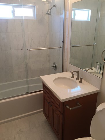 Building Photo - 922 W 25th St