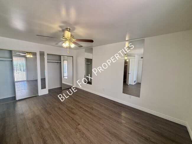 Building Photo - 900 E Vía Lucitas