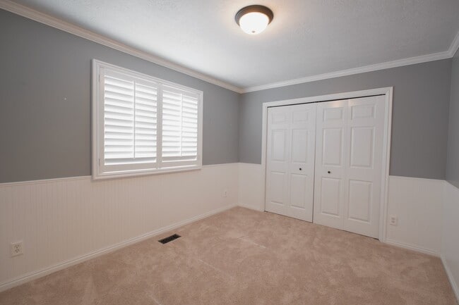 Building Photo - 7136 Ponderosa Way