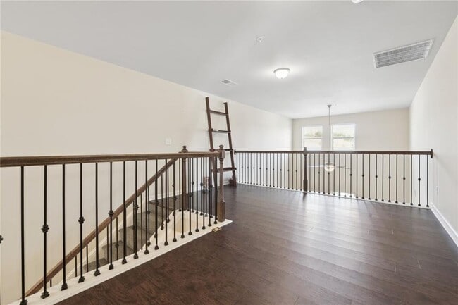 Building Photo - 3554 Village Enclave Ln