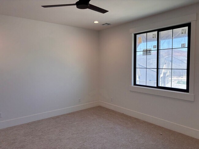 Building Photo - BRAND NEW 5 bed | 3 bath | 3 car garage cu...