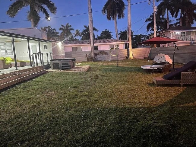 Building Photo - 715 Hollywood Blvd