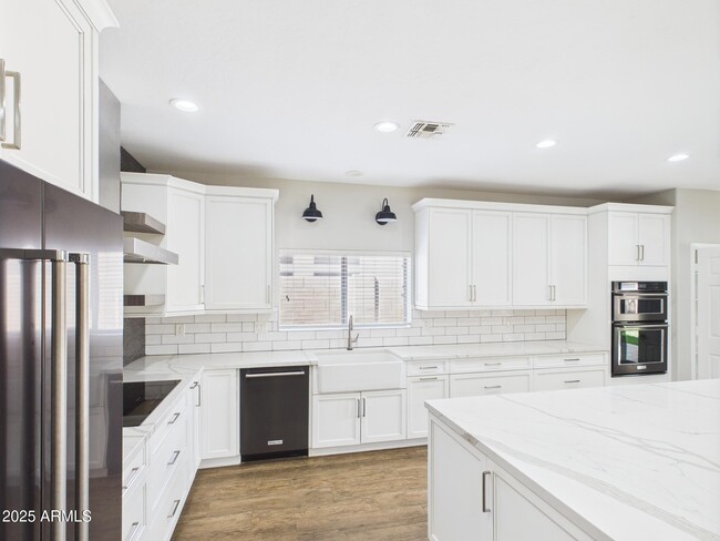 Building Photo - 27007 N 31st Dr