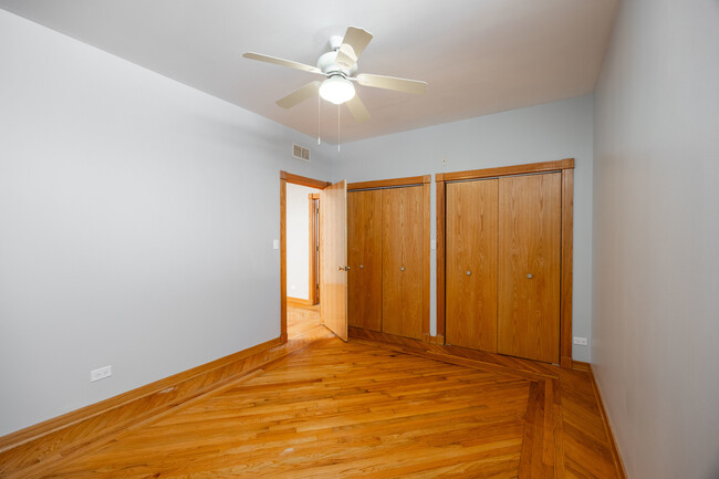 Building Photo - 3205 N Leavitt St