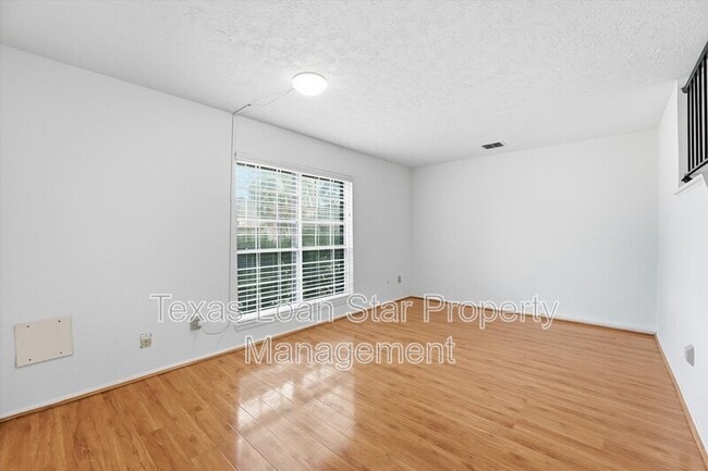 Building Photo - 12447 Sharpview Dr