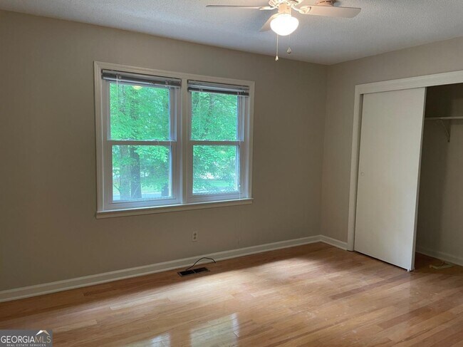 Building Photo - 3441 Brookhill Cir