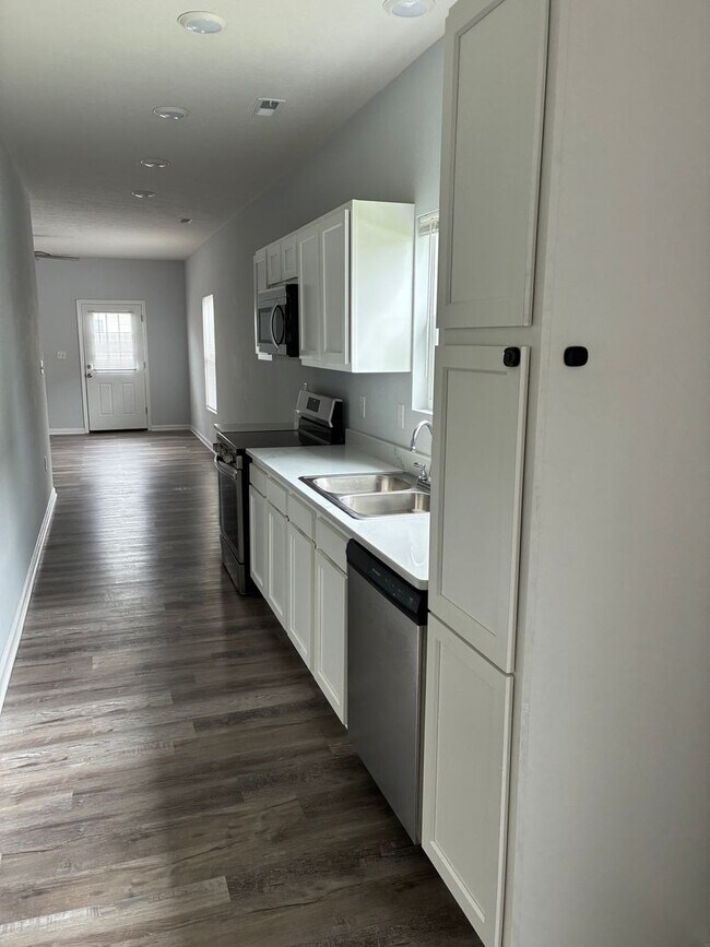 Building Photo - Modern 3 Bedroom 2 Bath House - New Build in Martinsville!