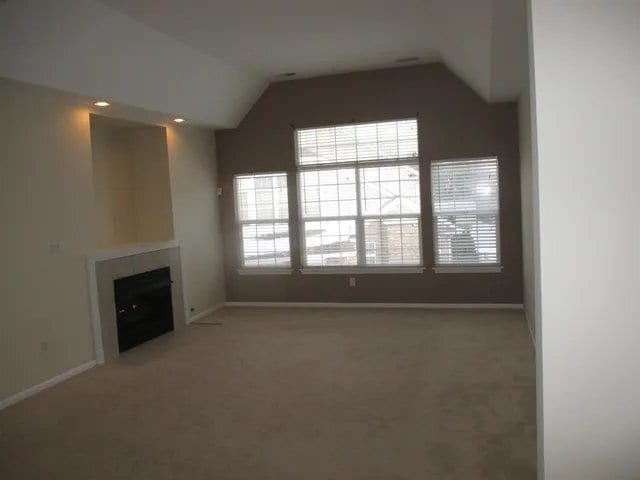 Building Photo - 892 Boxwood Dr
