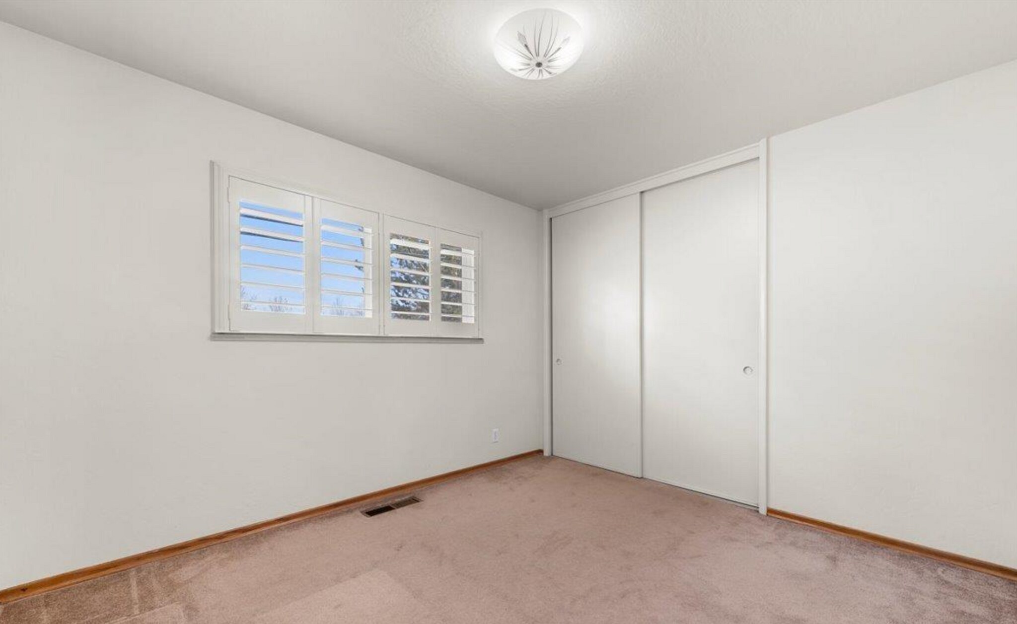 Building Photo - 900 Arleen Way