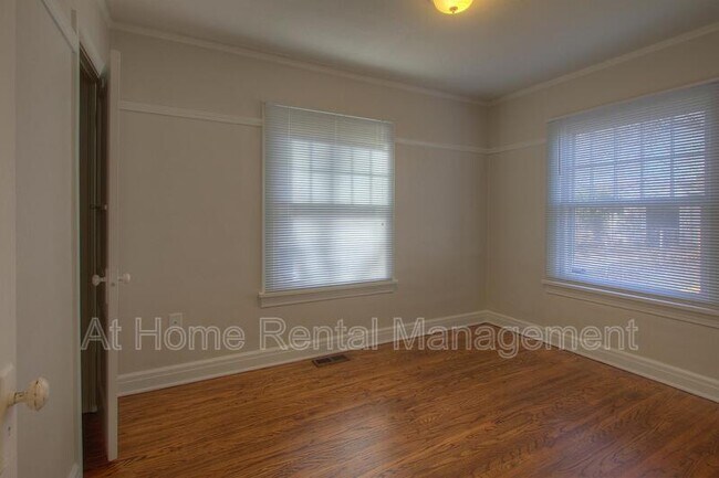 Building Photo - 1316 S Knoxville Ave