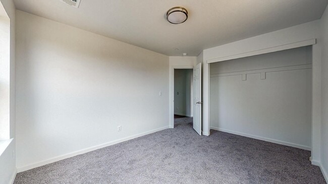 Building Photo - 2352 Karen Ct