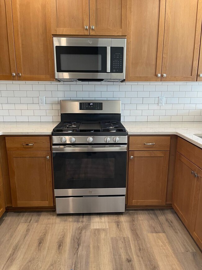 Building Photo - Beautiful 3br/2ba House Available Soon!