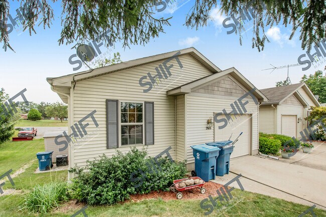 Building Photo - 2688 Walnut Hills Ct - 3 bedroom Kentwood ...