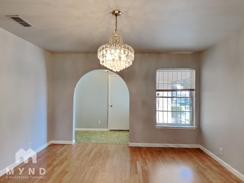 Building Photo - 5727 Bogart Dr