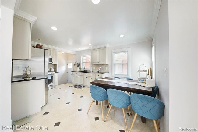 Building Photo - 8126 Dale St