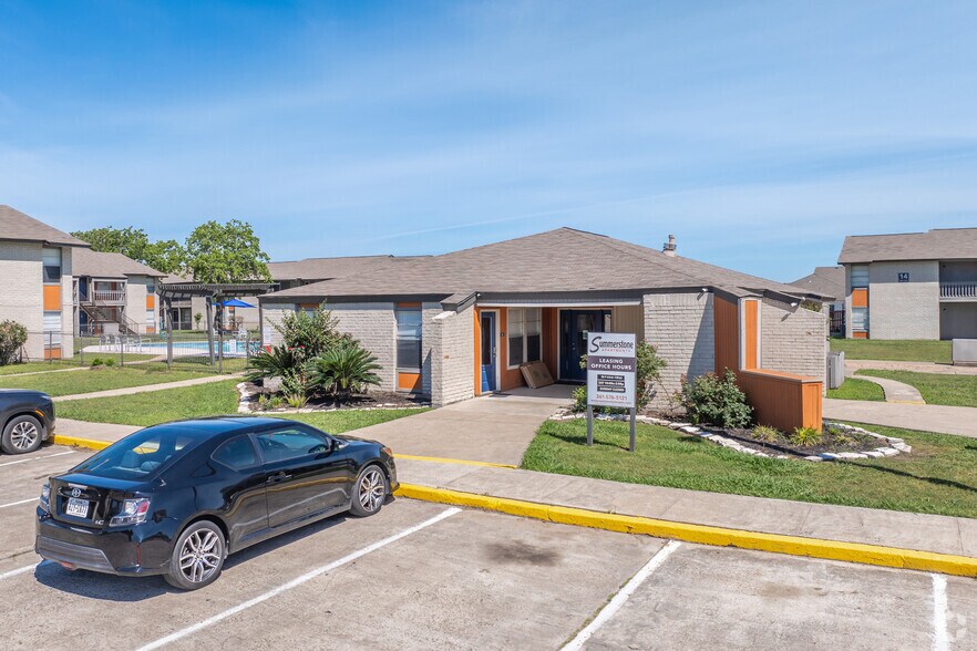 Summerstone 2107 N Ben Jordan St Victoria TX 77901 Apartment Finder