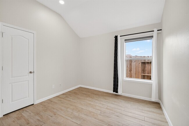 Building Photo - 1814 Midnight Ln