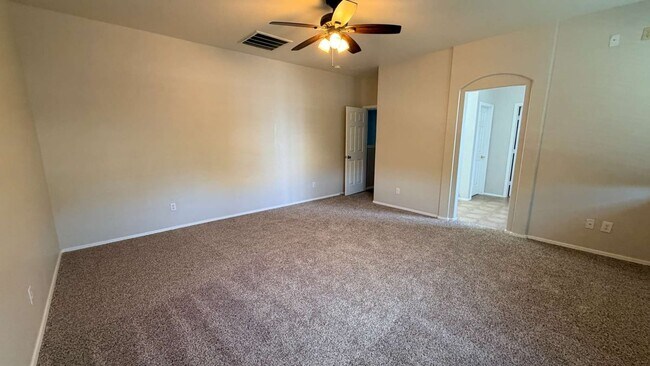 Building Photo - 43658 Caven Dr