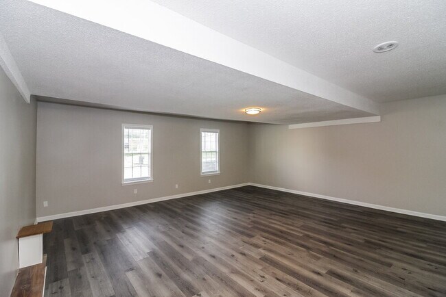 Building Photo - 967 Hawkview Dr