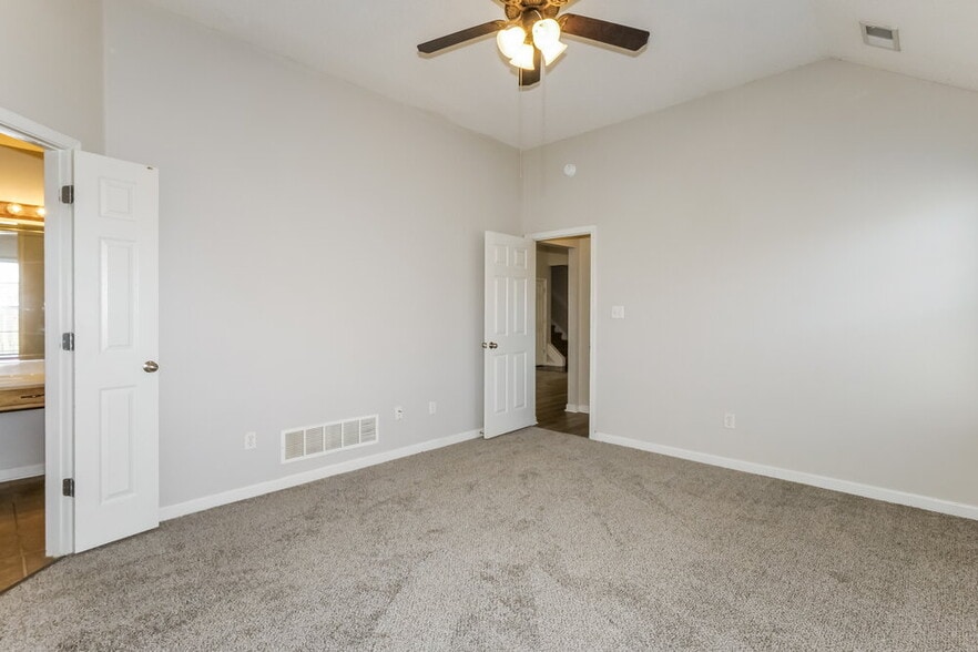 Building Photo - 7182 Crape Myrtle Dr