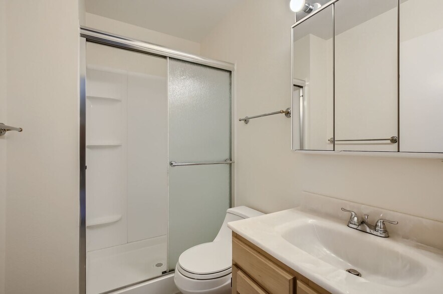 Building Photo - 1538 Chambers Dr