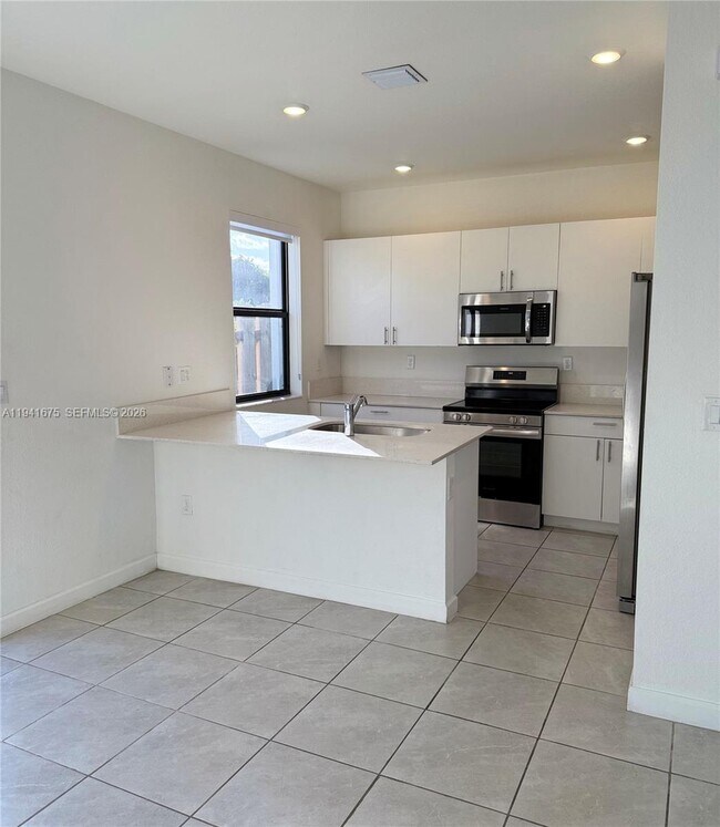 Building Photo - 13370 SW 287th Ter