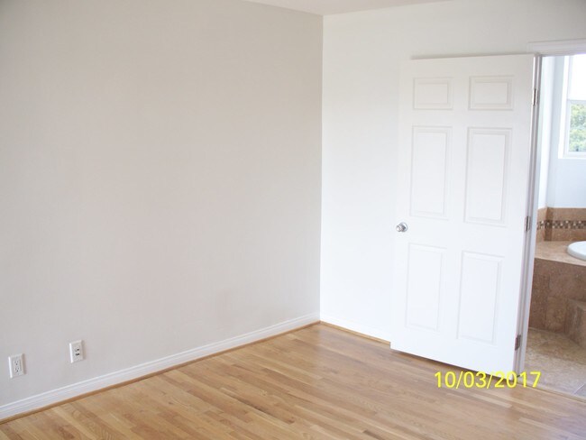 Building Photo - 12566 Woodbine St