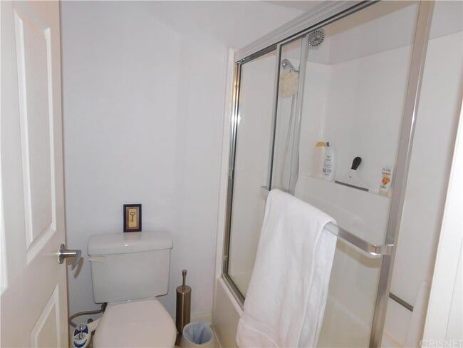 Building Photo - 21400 Burbank Blvd