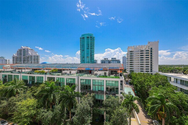 Building Photo - 6039 Collins Ave