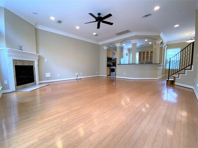 Building Photo - 5314 Blossom St