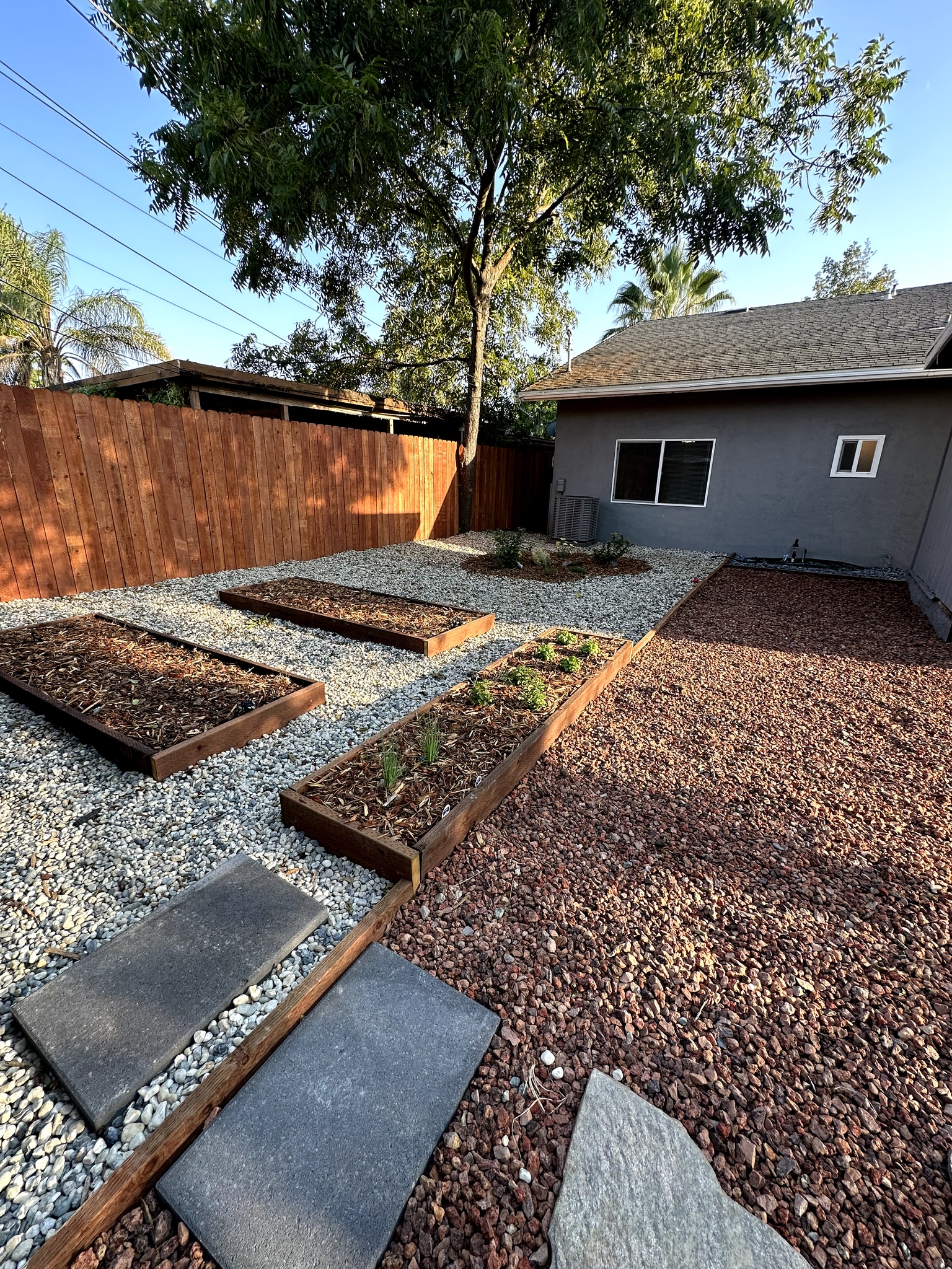 Building Photo - 2037 Robert Way