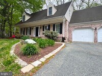 Building Photo - 7047 Maple Ct