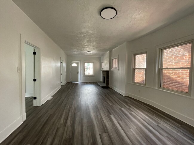 Building Photo - Available April 2026 - 2 Bedroom Home in Dormont w/ Central AC and Off-Street Parking Pad!