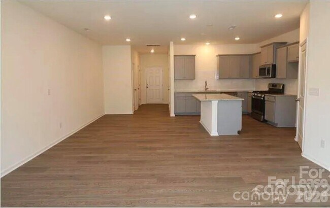 Building Photo - 2804 Trinity St