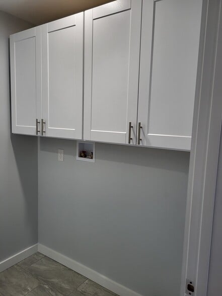 Laundry hookups - 1221 Main St