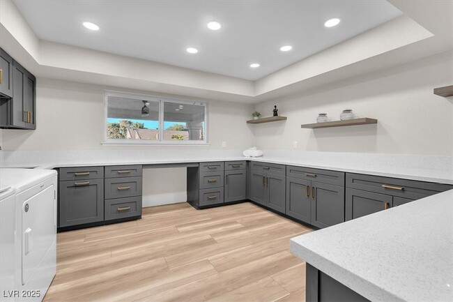 Building Photo - 2868 Vista Del Sol Ave