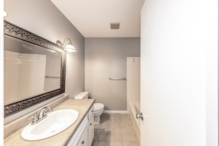 Building Photo - 5504 Desoto Cir